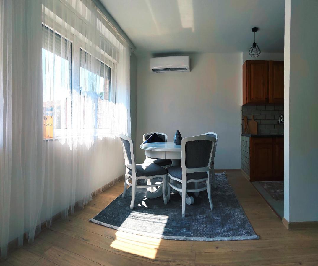 Spacious And Modern Apartment In Town Center Konjic Exterior foto